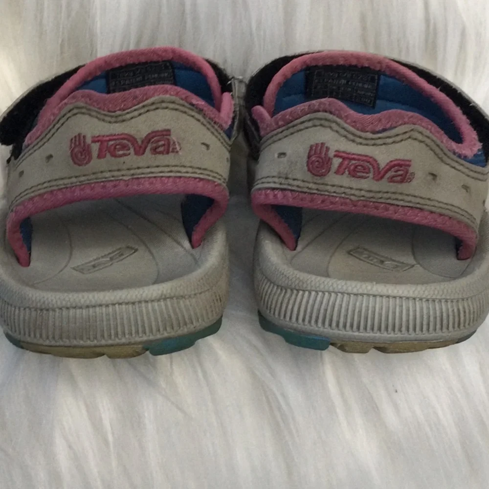 Teva Youth Water Shoe Size 2